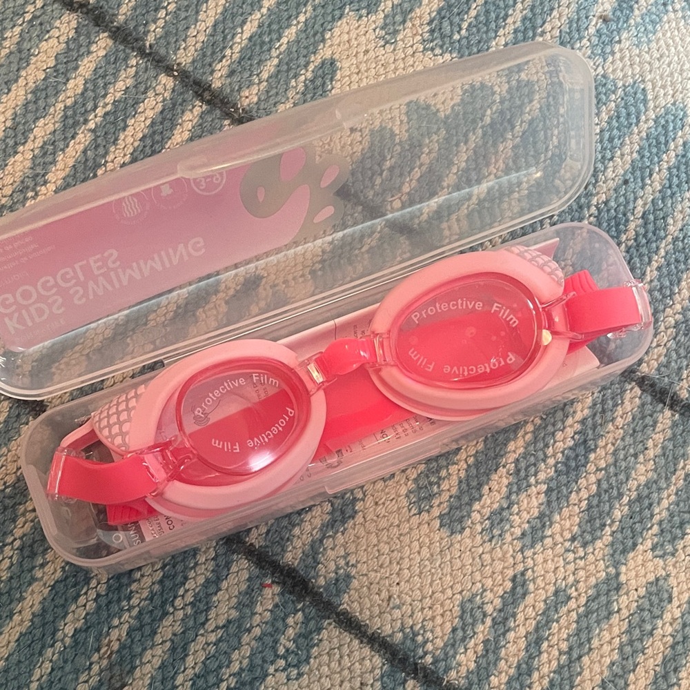 Kids swim mermaid goggles!